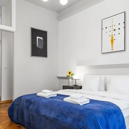 Apartment Elegant By Main Square & Da Vinci Museum *